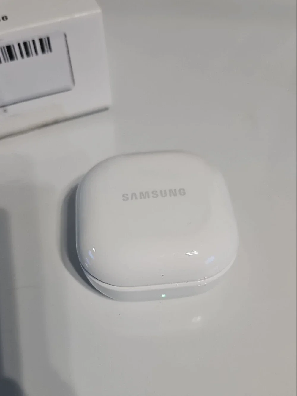 Samsung compact earbuds